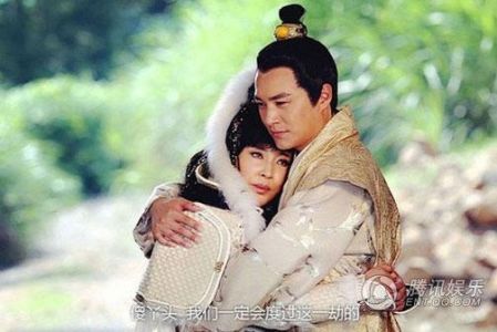 58岁刘晓庆再次出演少女角色 被小21岁男演员喊作“丫头”