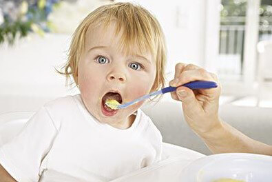 宝宝辅食最好从泥状的食物开始添加